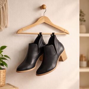 JEFFREY CAMPBELL black leather block heel slip on ankle boots booties size 9.5